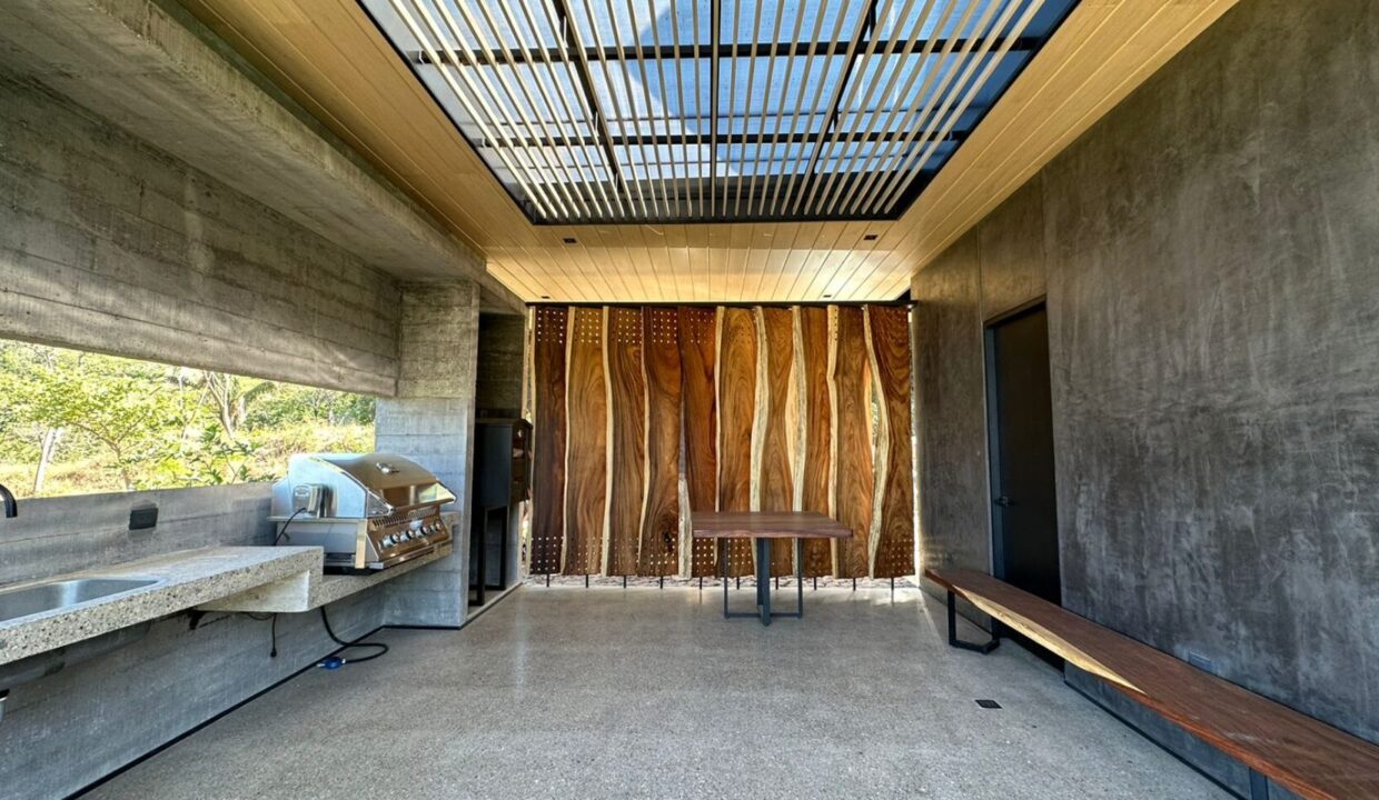 4a61ea08-710d-441e-aae9-0d7b5057243a-1740x960-c-center