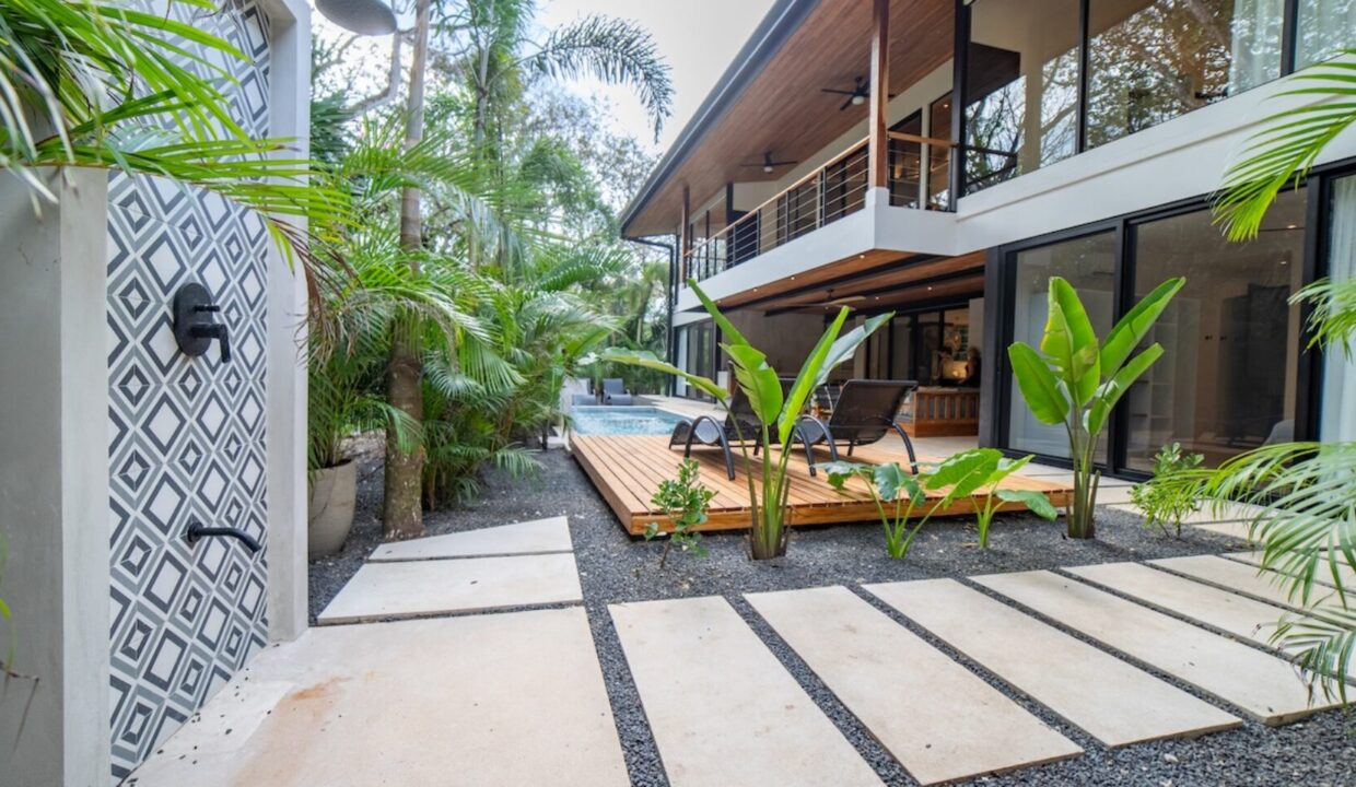 Casa-Dee-02-1740x960-c-center