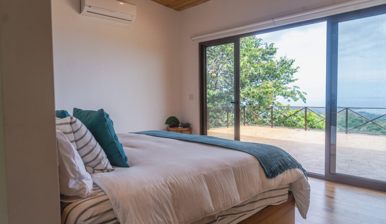 DSC00074-Mejorado-NR-scaled-1740x960-c-center