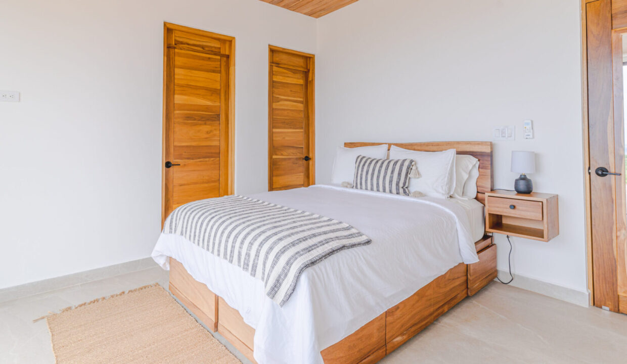 DSC00095-2-scaled-1740x960-c-center