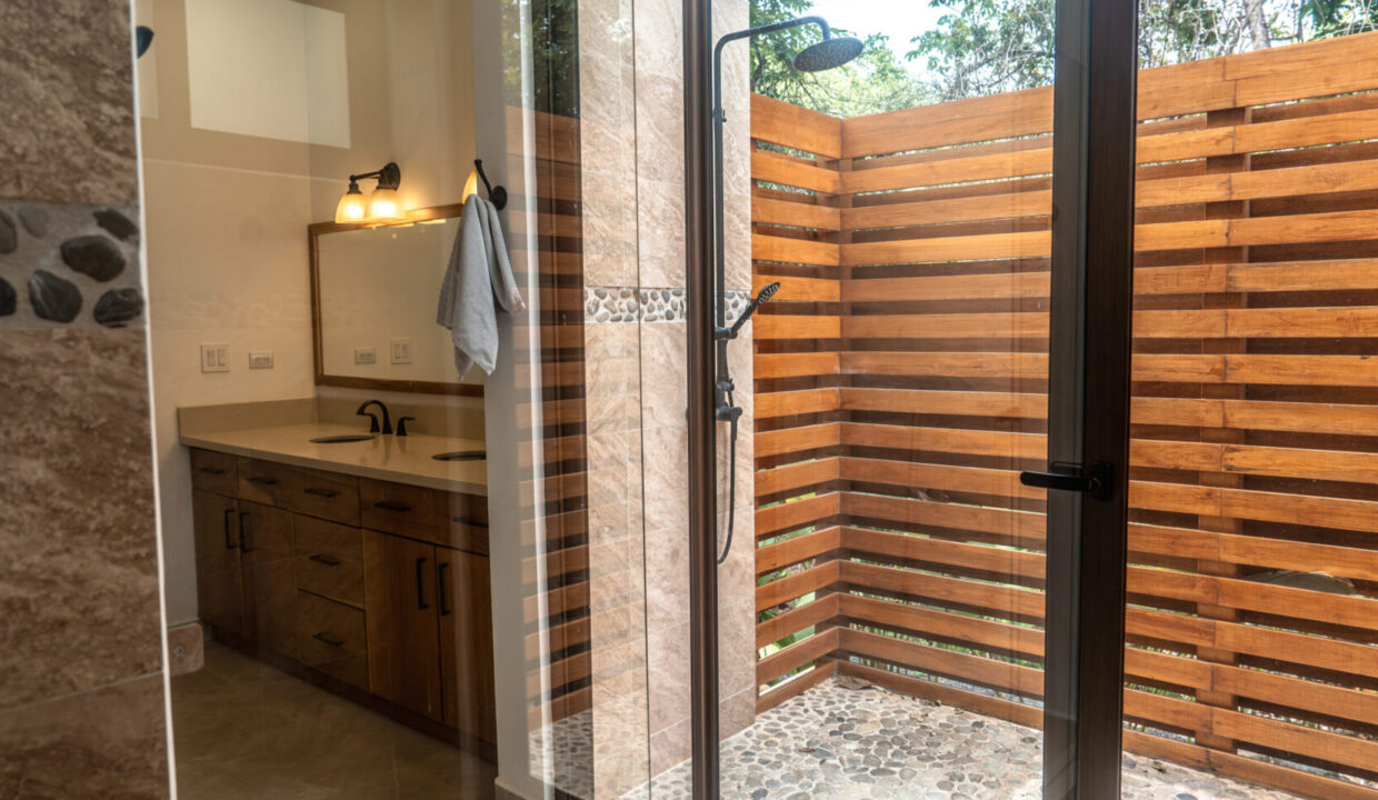 DSC00122-Mejorado-NR-scaled-1740x960-c-center