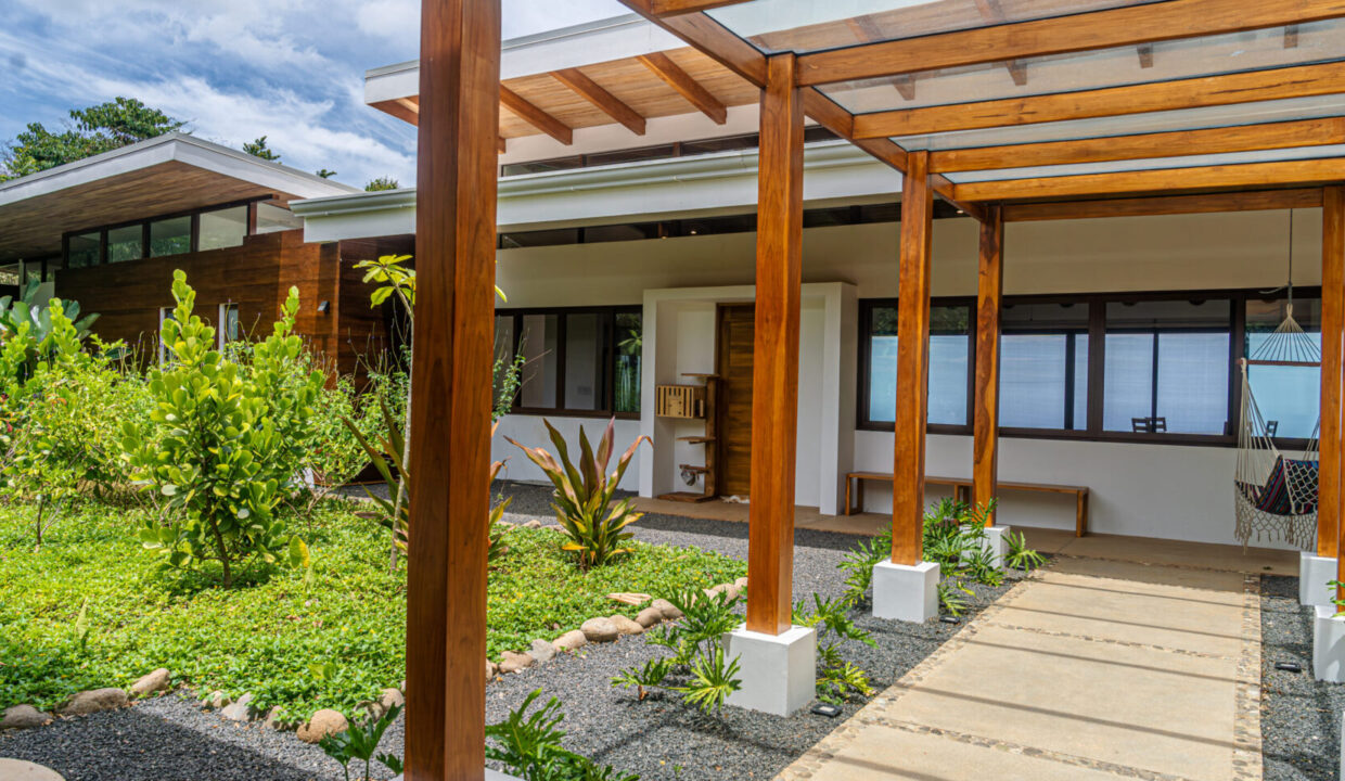 DSC00865-Mejorado-NR-scaled-1740x960-c-center