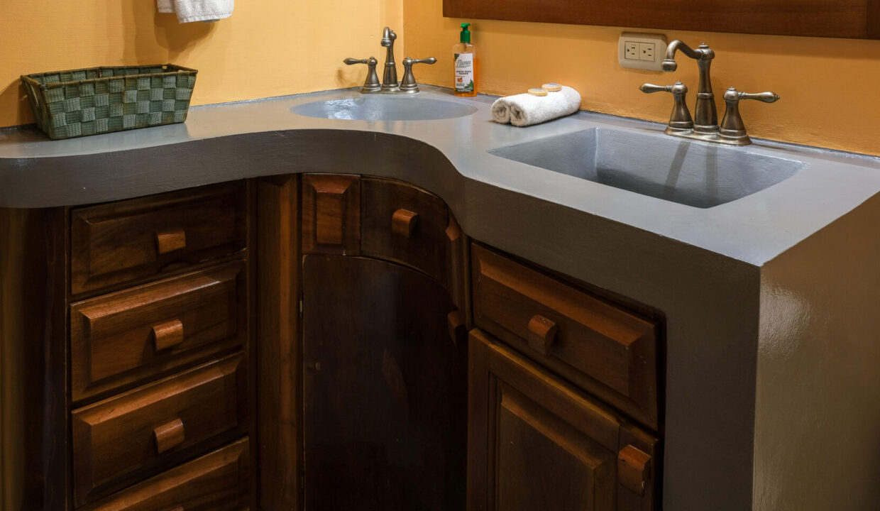 DSCF3543-1740x960-c-center