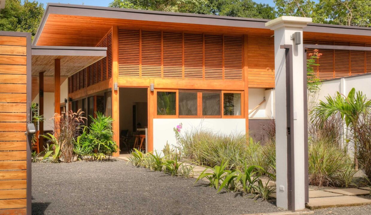 DSCF3779_80_81_82_83-1740x960-c-center