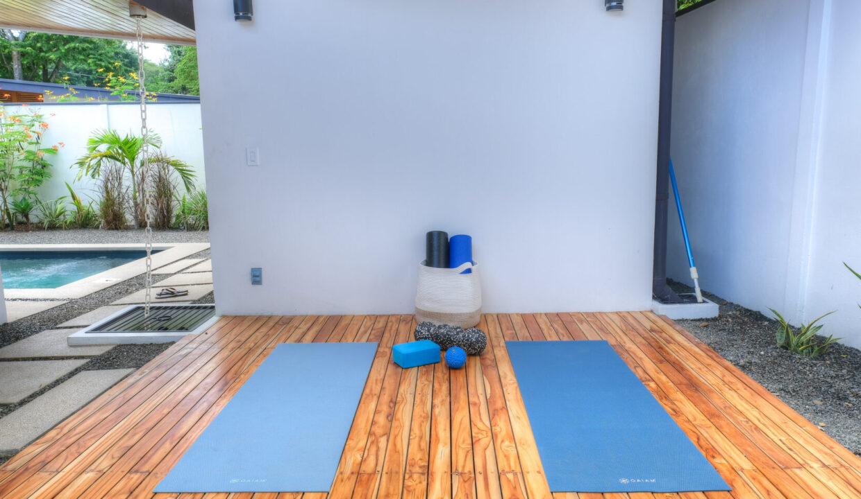 DSCF3844_5_6_7_8-1740x960-c-center