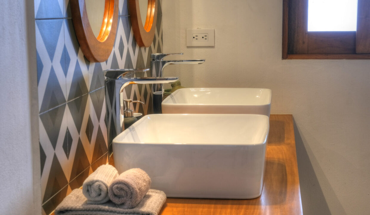 DSCF3904_5_6_7_8-1740x960-c-center