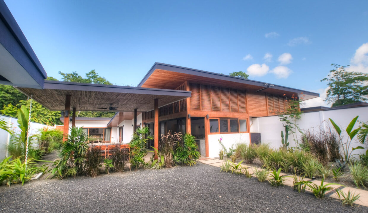 DSCF4169_70_71_72_73-1740x960-c-center