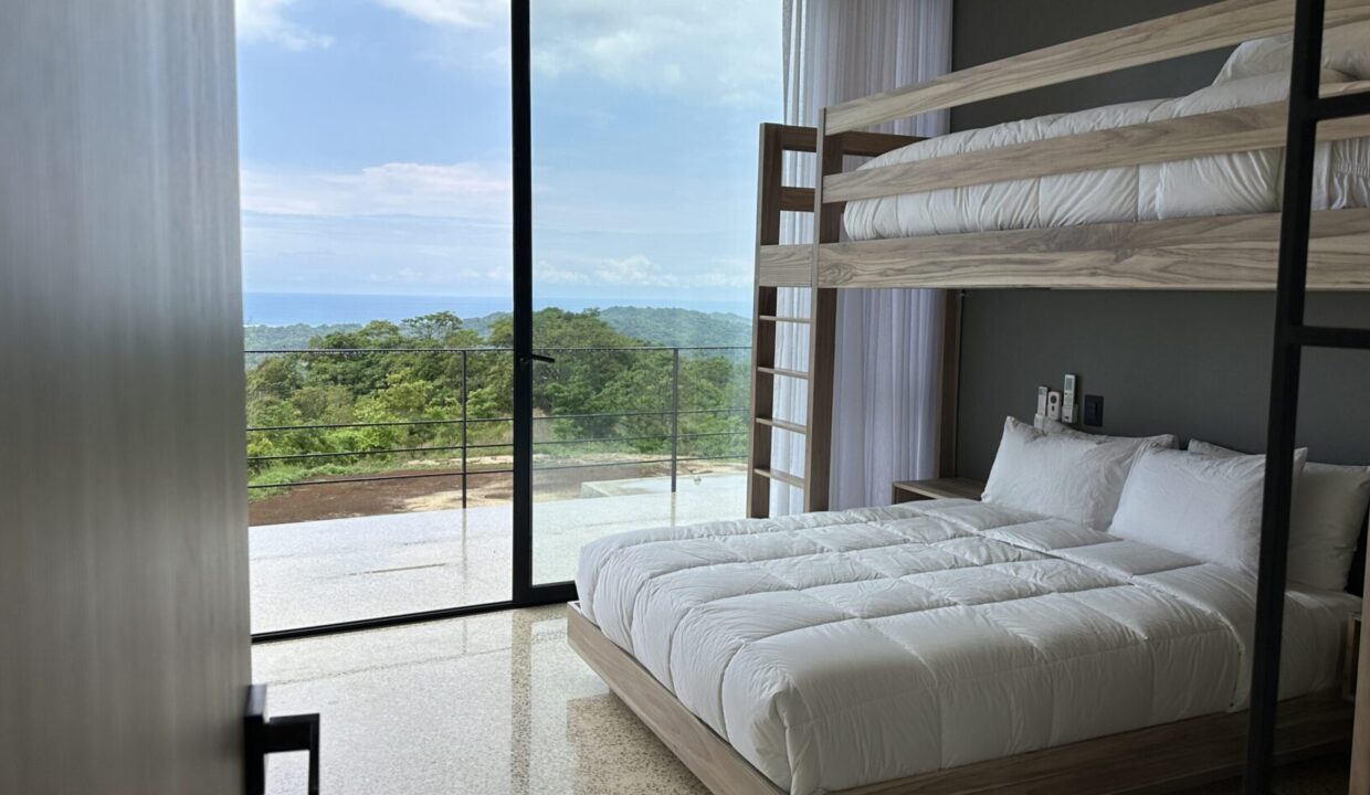 IMG_5424-scaled-1740x960-c-center