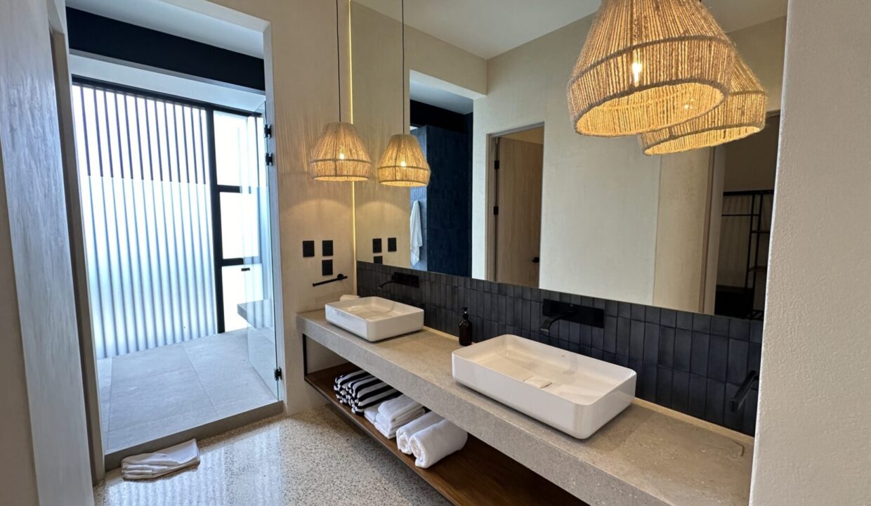 IMG_5428-scaled-1740x960-c-center