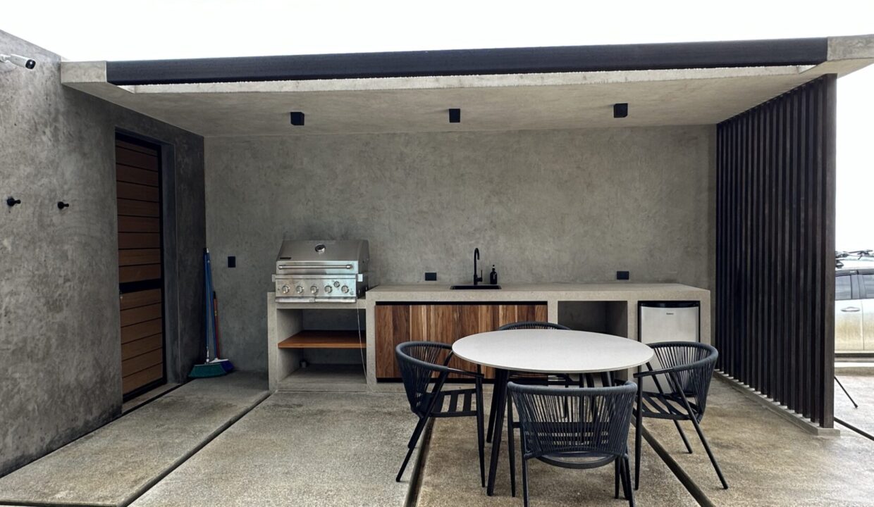 IMG_5442-scaled-1740x960-c-center