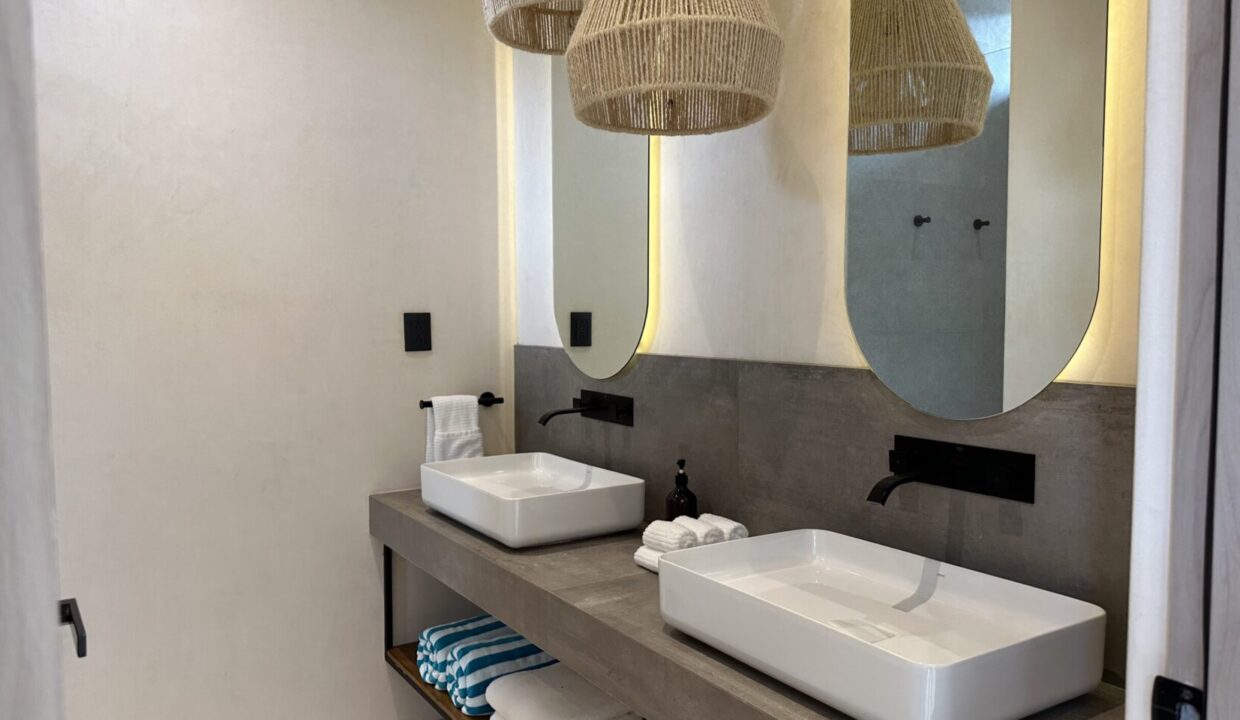 IMG_5476-scaled-1740x960-c-center