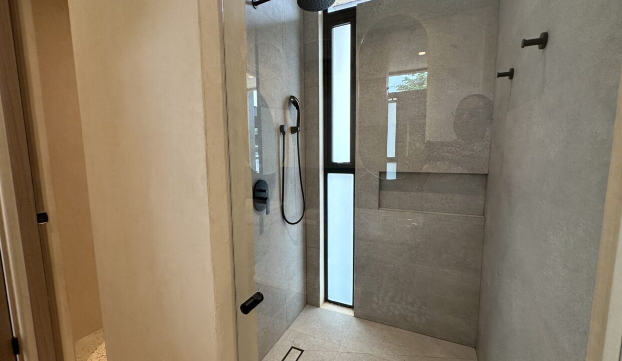 IMG_5477-scaled-1740x960-c-center