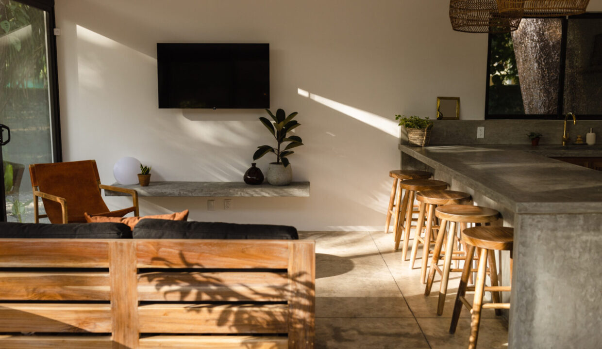 JON_6661-1740x960-c-center