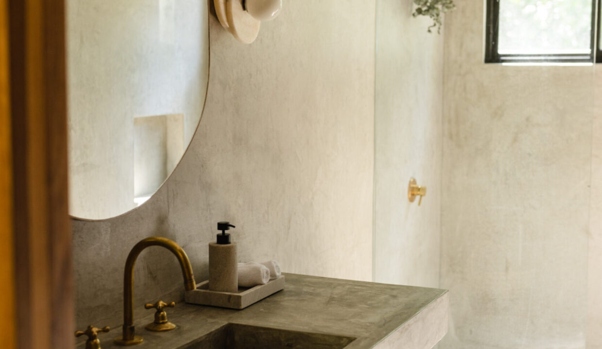 JON_6994-1740x960-c-center