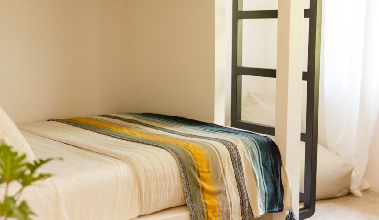 JON_7024-1740x960-c-center