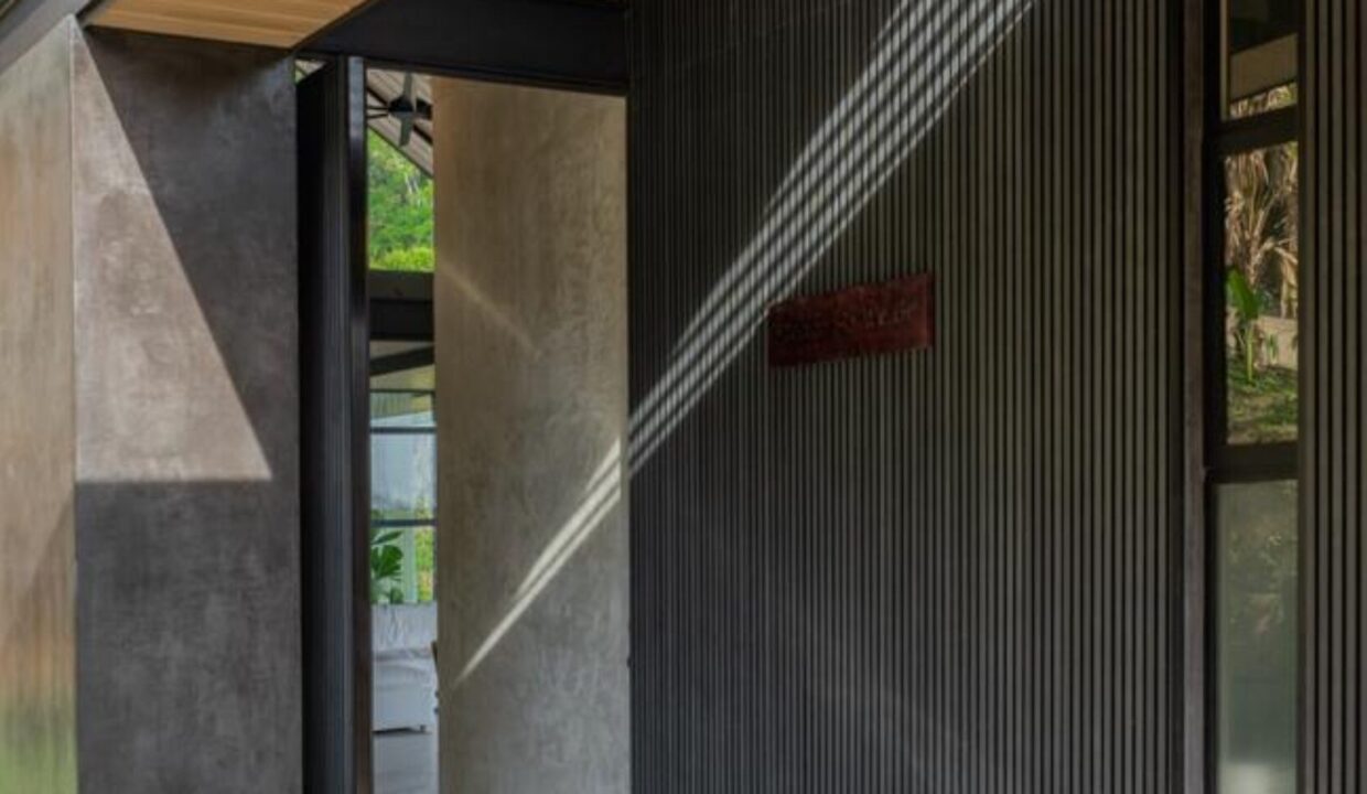 PHOTO-2023-06-03-09-20-32-1740x960-c-center