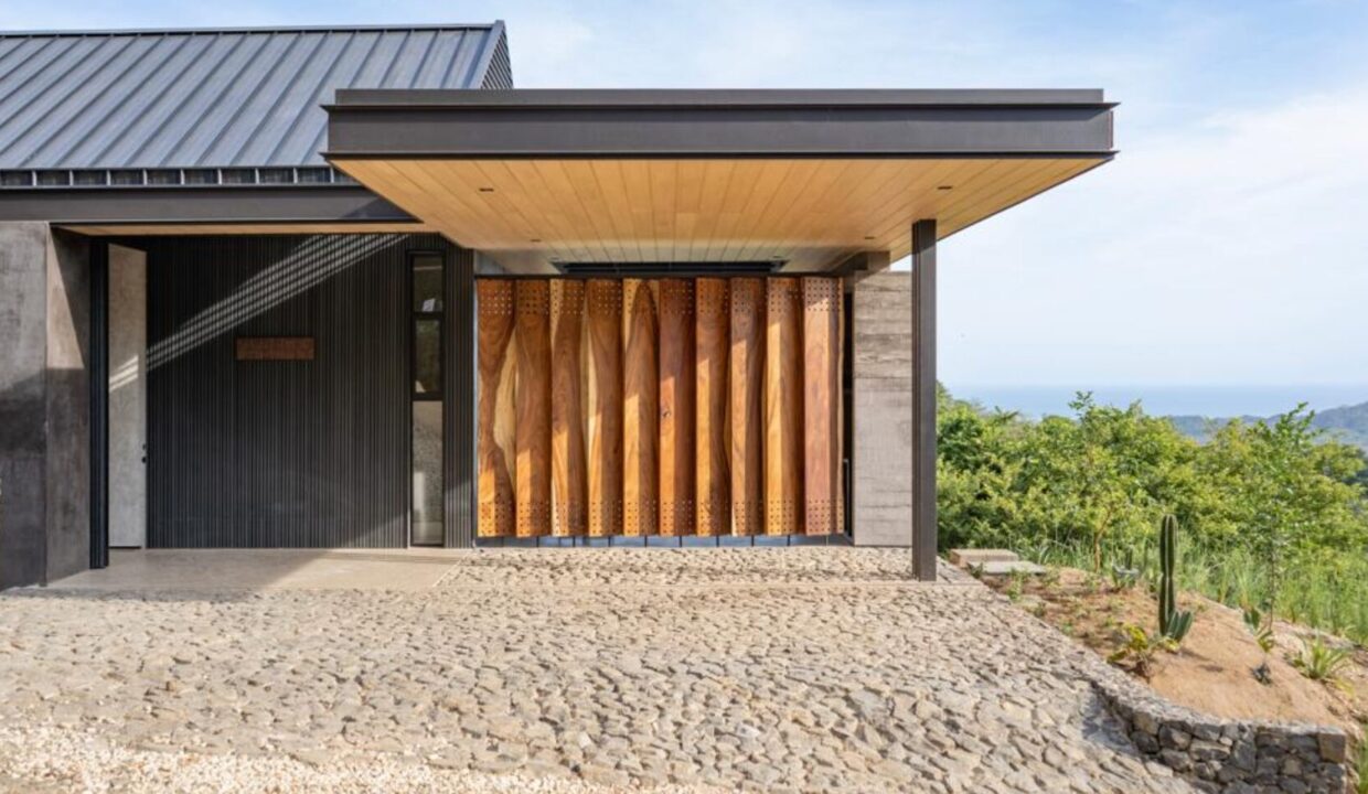 PHOTO-2023-06-03-09-22-55-1740x960-c-center