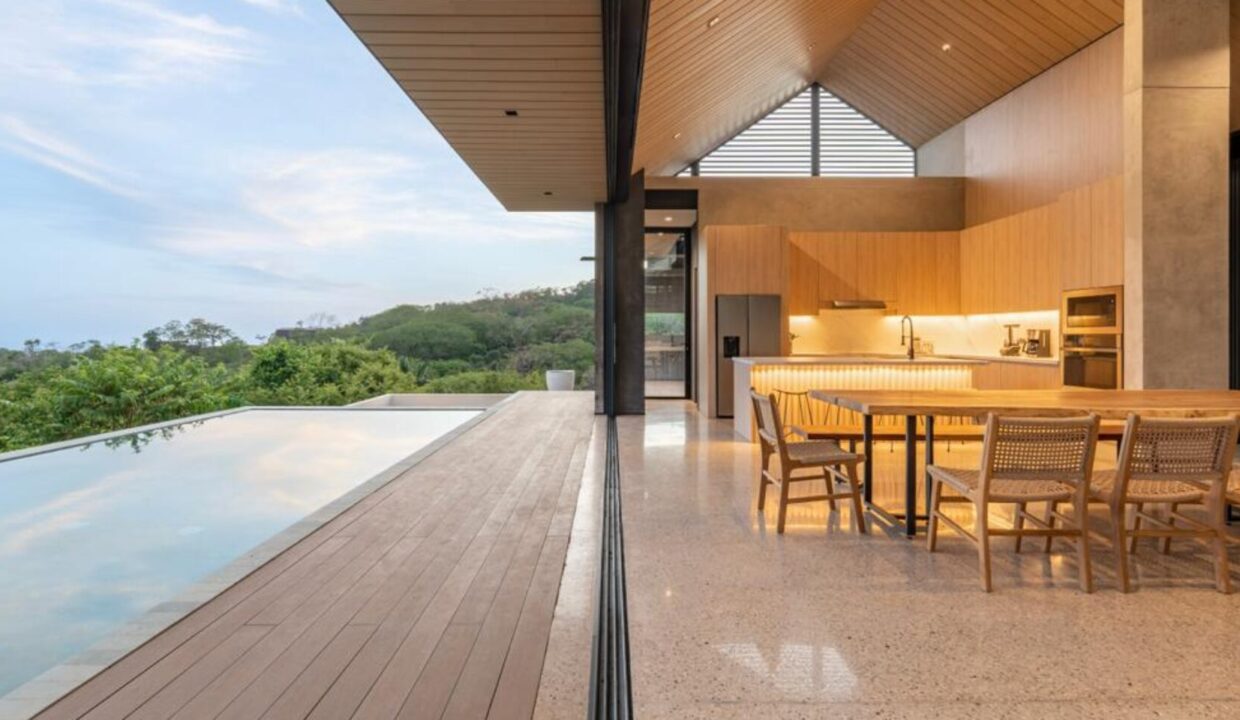 PHOTO-2023-06-03-09-33-45-1740x960-c-center