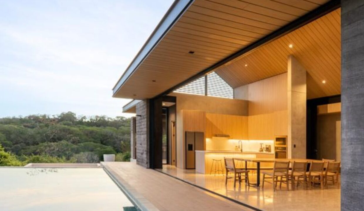 PHOTO-2023-06-03-09-35-04-1740x960-c-center