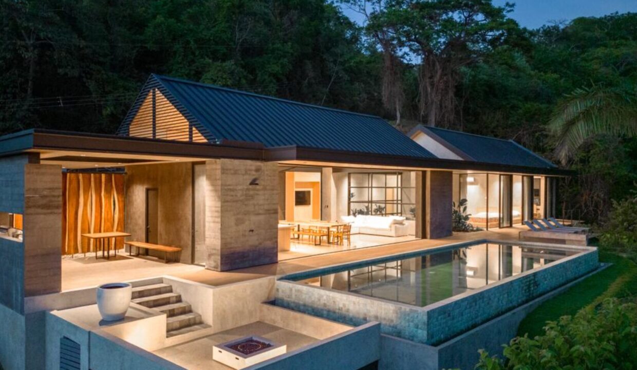 PHOTO-2023-06-03-09-40-39-1740x960-c-center