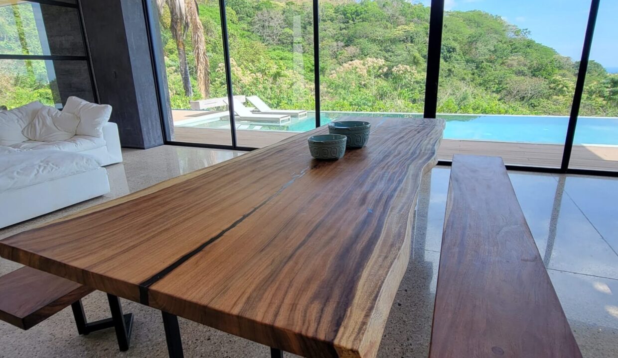 d0b9922d-df42-4215-8be3-d7b2686de7ee-1740x960-c-center