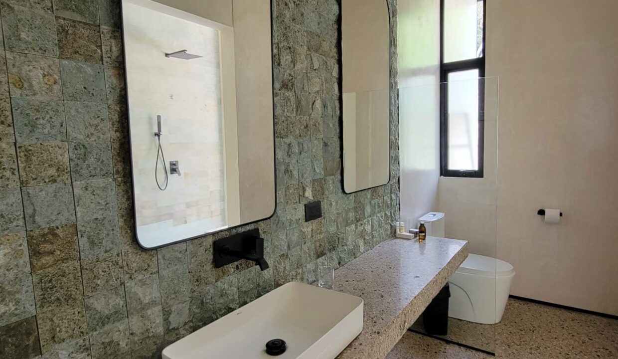 f082bc72-df4c-4558-a4c8-2810323c36e1-1740x960-c-center