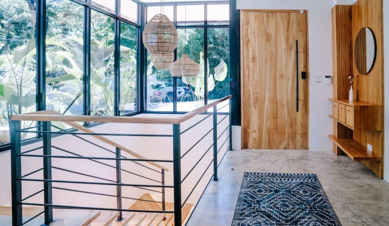 image00019-1740x960-c-center