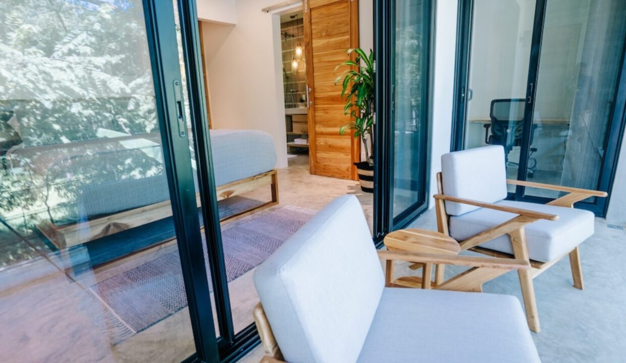 image00035-1740x960-c-center