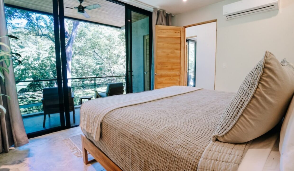 image00039-1740x960-c-center