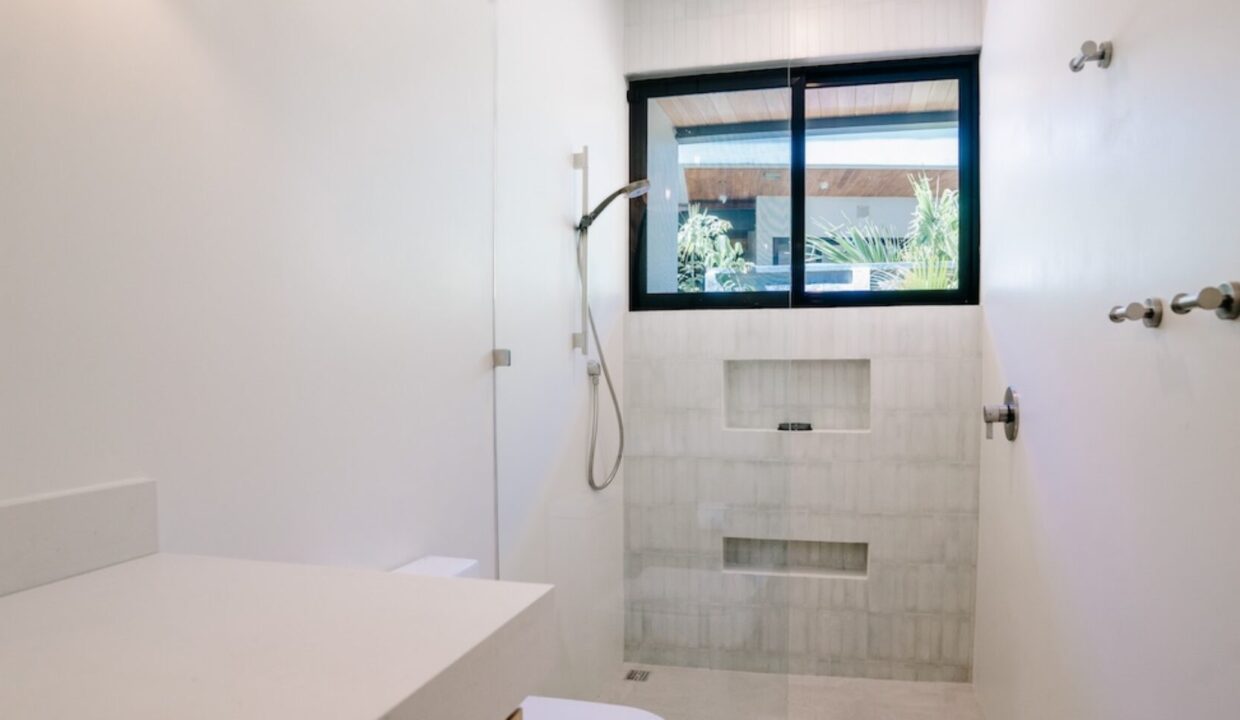 image00048-1740x960-c-center