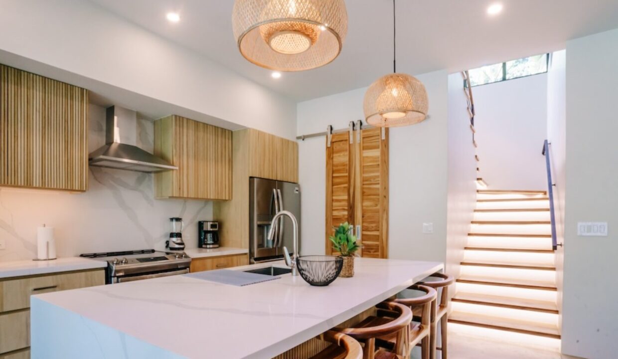 image00072-1740x960-c-center