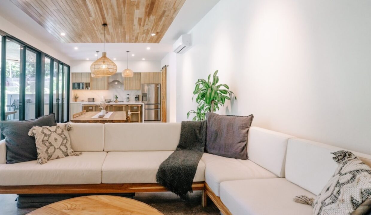 image00084-1740x960-c-center