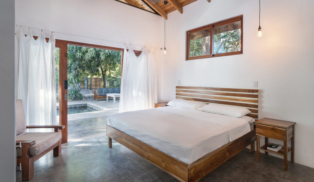 master-bed-2-1740x960-c-center